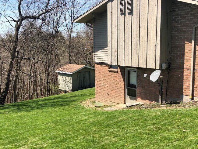 Building Photo - 15 Webb Dr