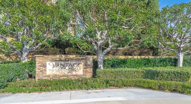 Photo - Stunning Upgraded Tri-Level Condo in South Coast Metro’s Exclusive Vantage Community