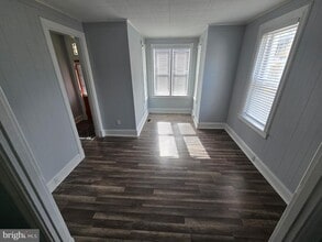 Building Photo - 9 E Simpson St