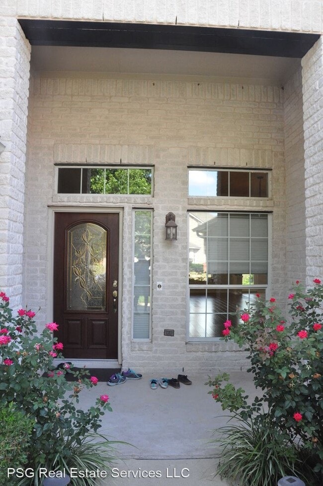 Building Photo - 4 br, 2.5 bath House - 15609 Belfin DR