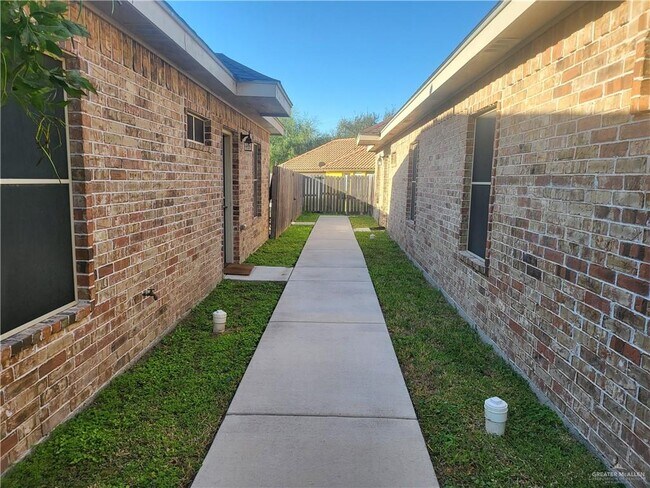 Building Photo - 1106 Ursula St