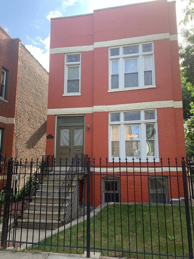 1401 N Oakley Blvd, Chicago, IL 60622 House Rental in Chicago, IL