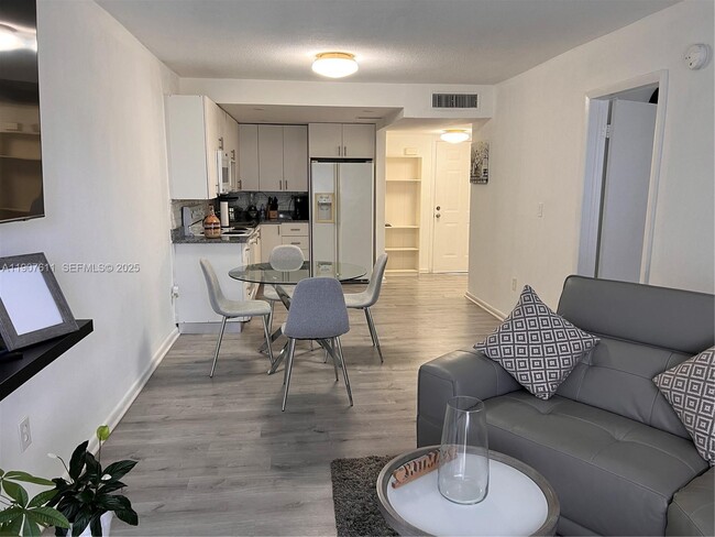 Foto del edificio - 677 SW 9th Ave