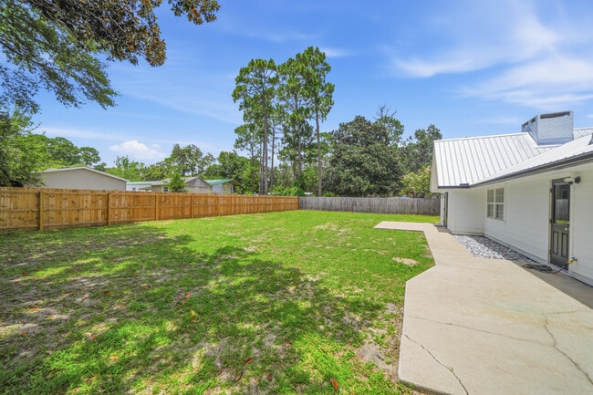 Building Photo - 942 Rue De Palms