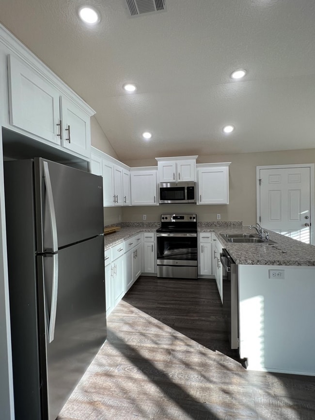 Building Photo - 3bd 2ba HOME FOR RENT!
