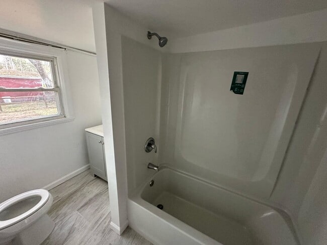 Building Photo - Single family home in Browns Mills, NJ