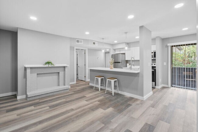 Interior Photo - Elizabeth Green