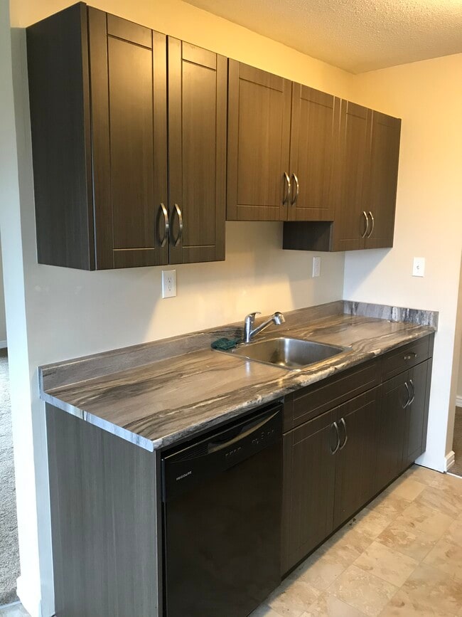 Building Photo - Diamond Head Apartments