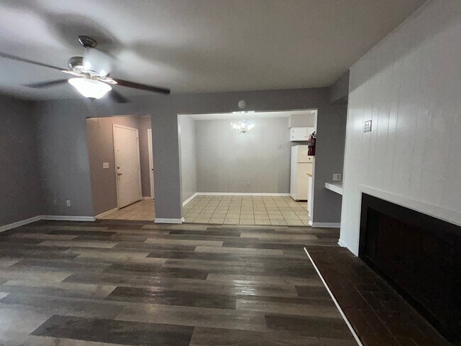 Building Photo - 1718 Horseshoe Dr