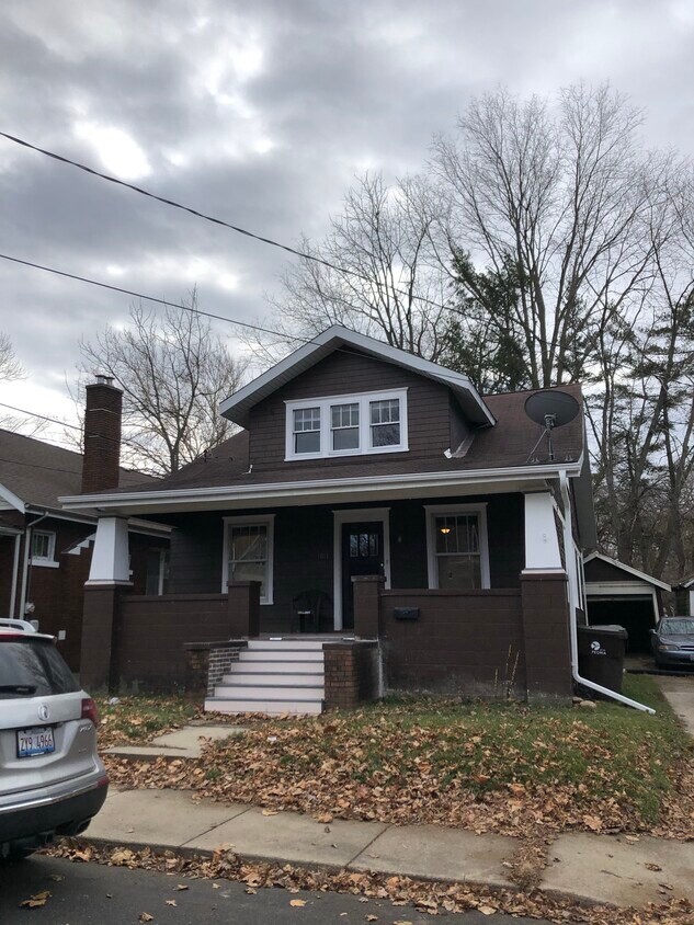 Dúplex de bungalow vintage - 1012 W Armstrong Ave