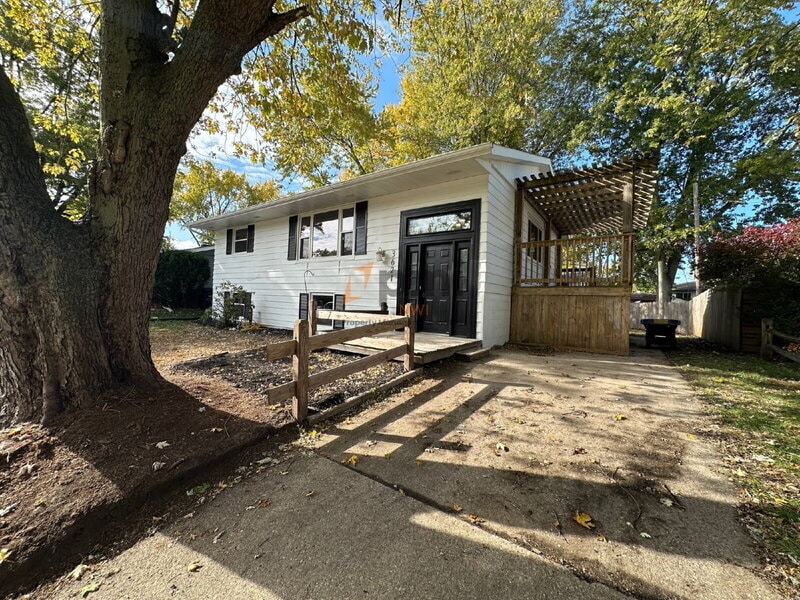 Primary Photo - 3621 Windsor Rd