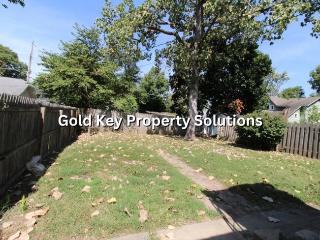 Building Photo - Oversized 3 BR 1 BA House with Partially F...