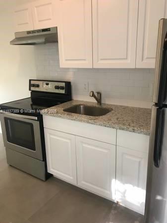 Foto principal - 2600 NE 205th St