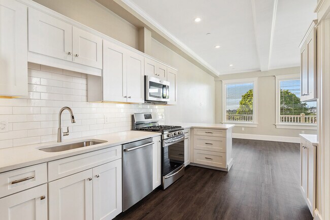 Kitchen - 45 Seaview Ave