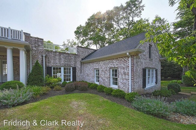 Building Photo - 2 br, 2.5 bath House - 319 Lynwood Blvd