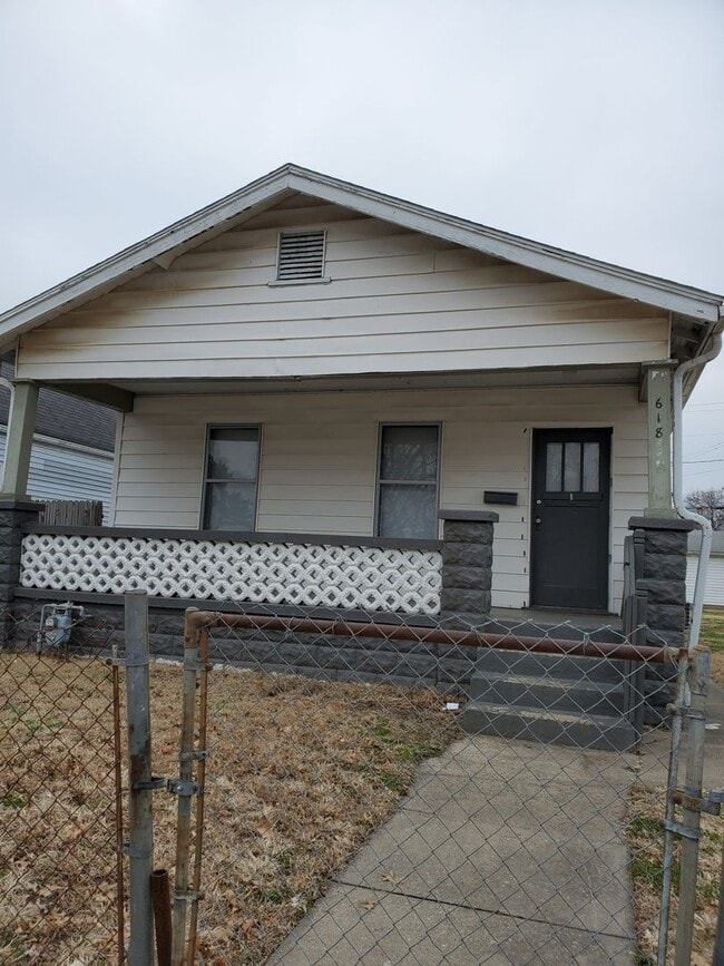 Building Photo - 618 E Missouri St