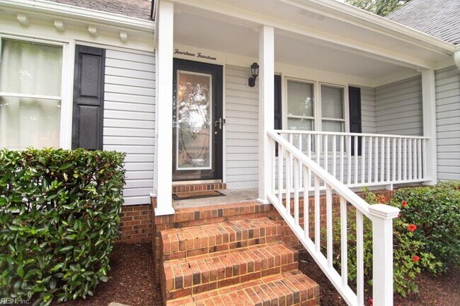 Foto del edificio - 1414 Plantation Lakes Cir