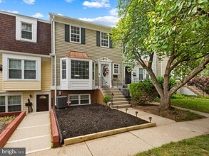 Building Photo - 1488 Orleans Ct