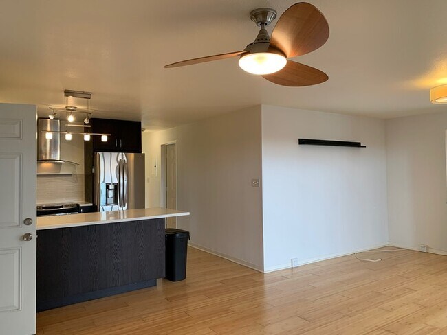 Foto del edificio - 3 Bed/1 Bath House - Liliha -,Close to Dow...