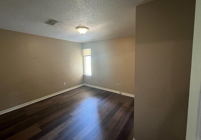 Foto del edificio - 4216 Brenda St