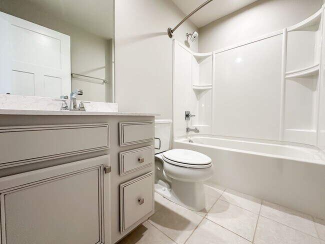 Foto del edificio - Newly Remodeled Townhouse!