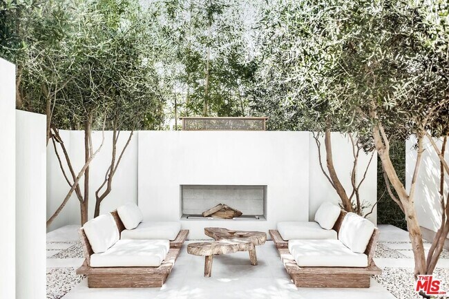 Foto del edificio - 3539 Beverly Ridge Dr