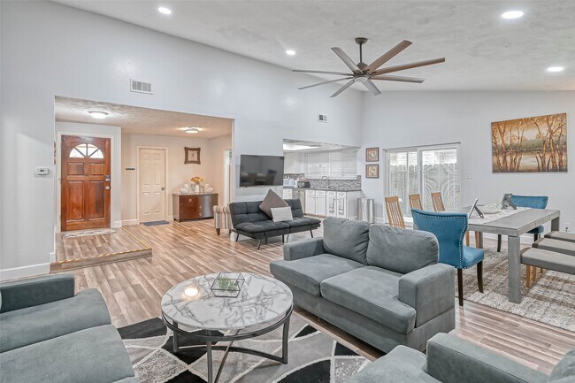 Foto del edificio - 11618 Corona Ln