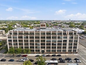 Building Photo - 3963 W Belmont Ave