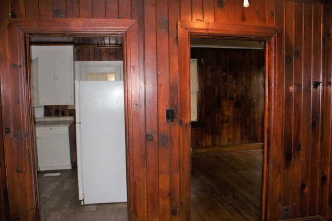 Building Photo - 810 Brentwood Ter