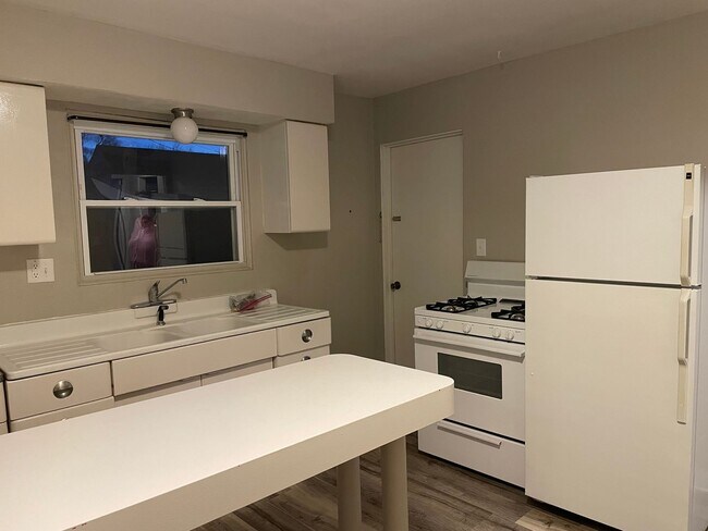 Foto del edificio - 1308 Chestnut Street Duplex