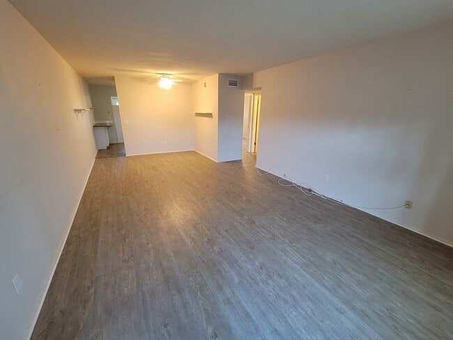 Building Photo - 2363 Israeli Dr