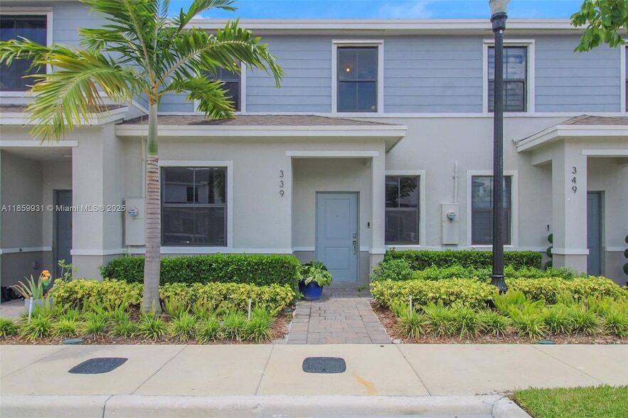 Foto principal - 339 NE 12th St