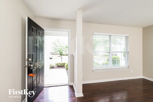 Foto del edificio - 2803 Stephen Oaks Way