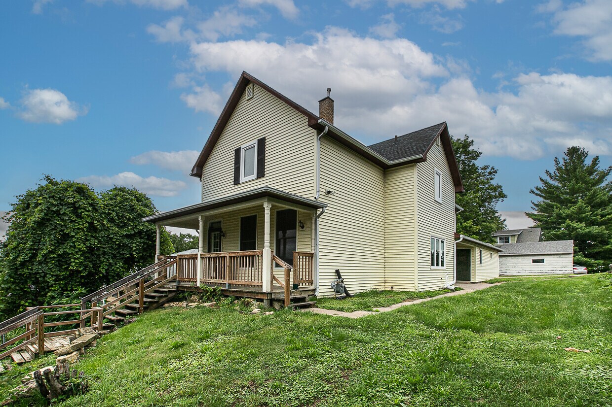 1580 Ashton Pl, Dubuque, IA 52001 House Rental in Dubuque, IA