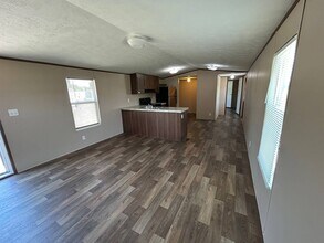 Building Photo - 1501 Bunnys Dr