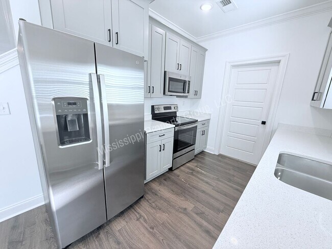 Foto del edificio - 4BR/4.5BA For Rent