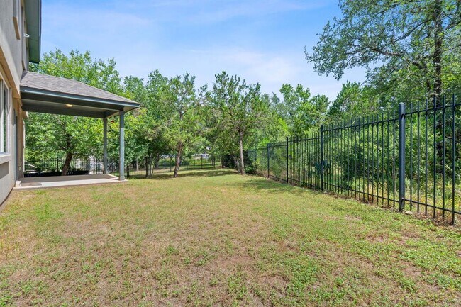 Building Photo - 307 Parkside Dr