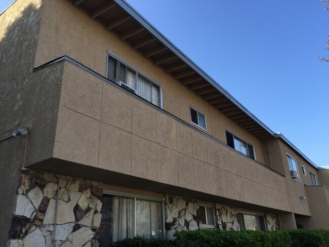 Foto del edificio - 8343 Amigo Ave