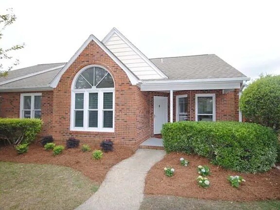 Foto del edificio - 3023 Remington Dr