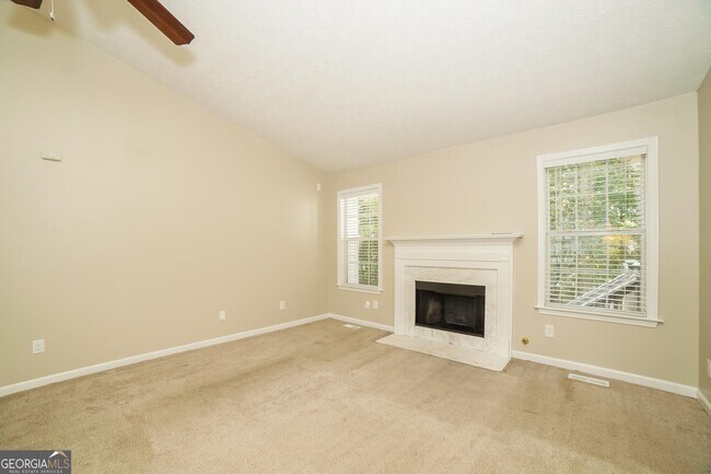 Building Photo - 383 Paradise Cir