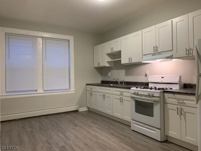 Building Photo - 62 Wakeman Ave