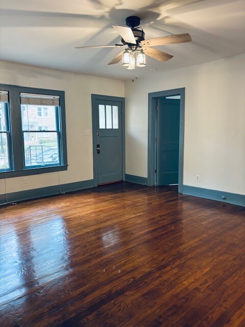 Building Photo - 1733 Albans Rd