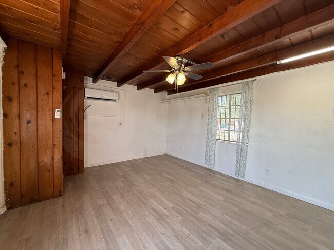 Foto del edificio - 2519 N Estrella Ave
