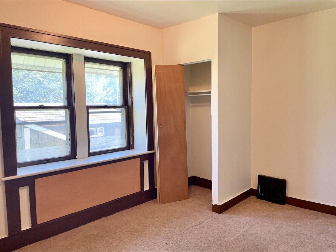 212 Crosby St Unit 1, Akron, OH 44303 Apartments in Akron, OH