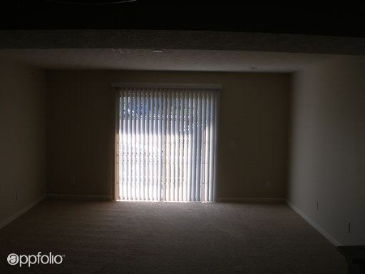 Building Photo - 111 Park Hill Ln