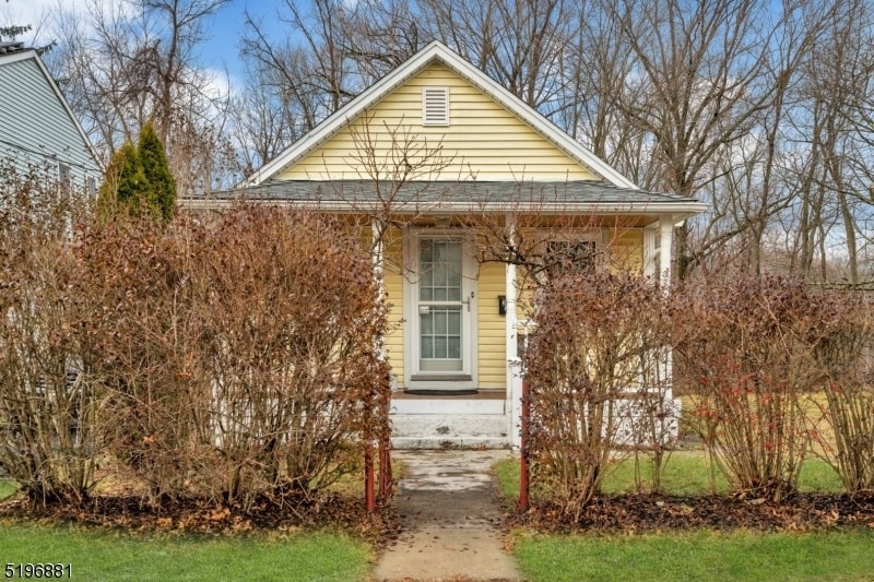 28 Hines Ave, Mahwah, NJ 07430 House Rental in Mahwah, NJ