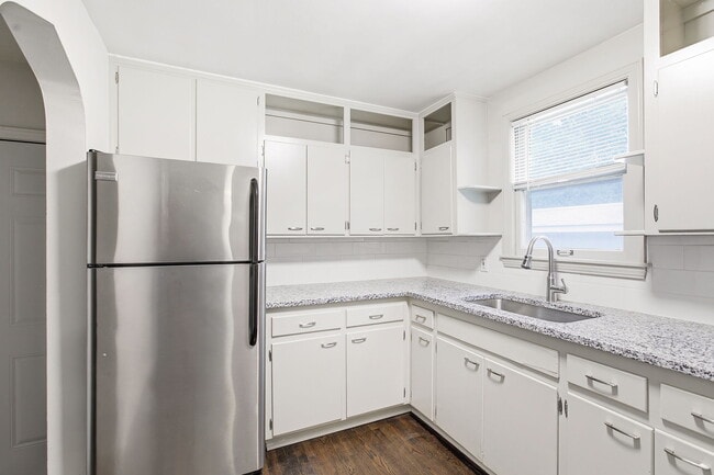 Kitchen - 7231 Forest Ave