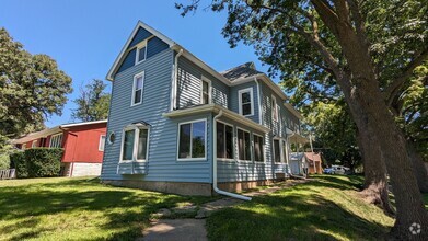 Building Photo - 301 N Walnut St