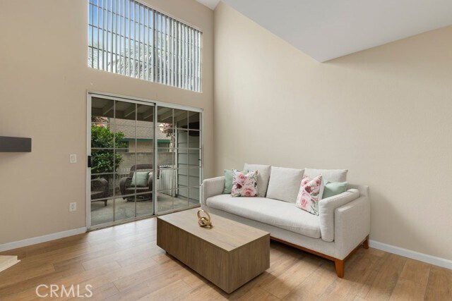 Foto del edificio - 2410 W Orangethorpe Ave