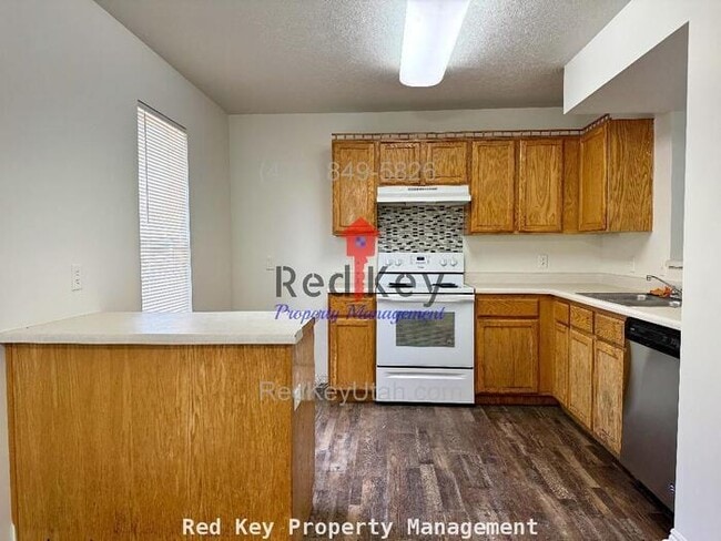 Building Photo - 410 W Single Family Home